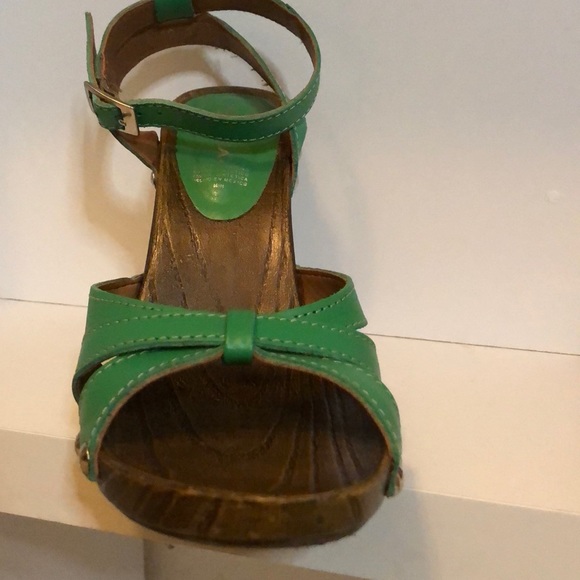 Sandals Heels - Picture 3 of 4